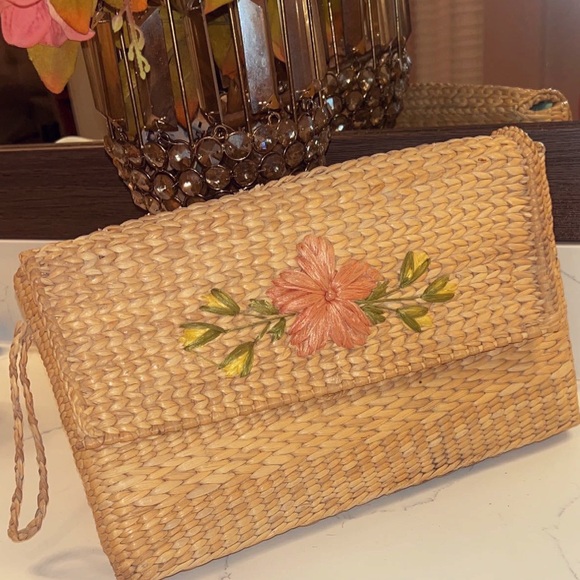 Vintage Handbags - Vintage circa 1970s Borneo handwoven envelope clutch